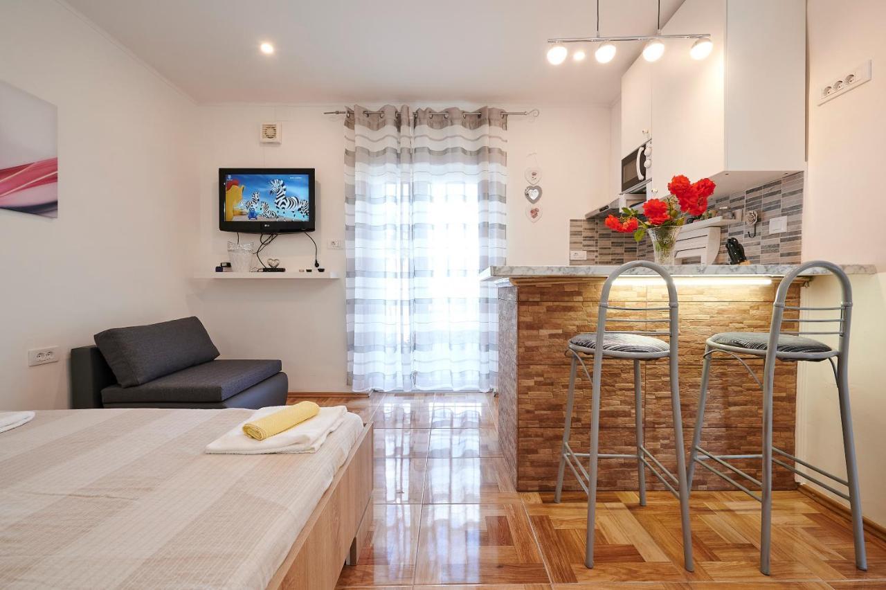 Apartments Lucija Трогир Экстерьер фото
