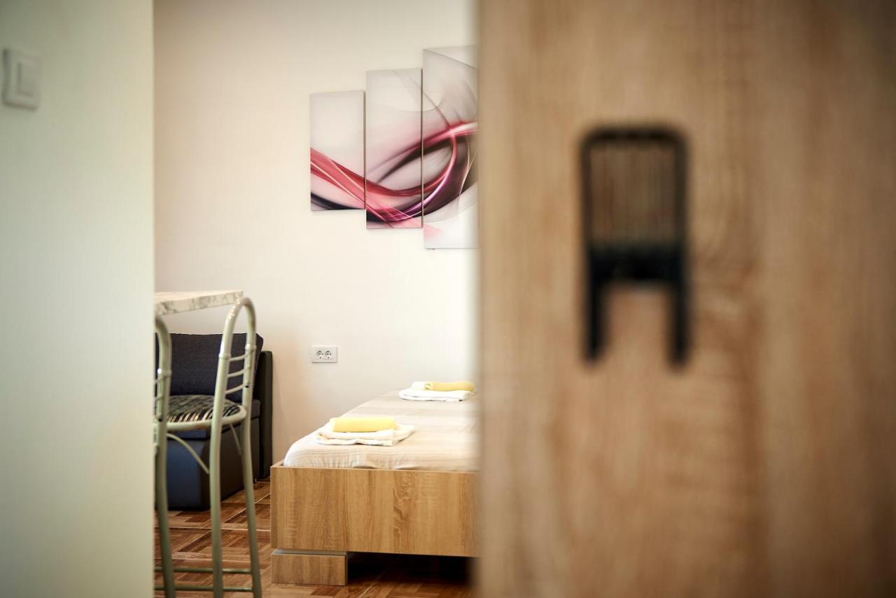 Apartments Lucija Трогир Экстерьер фото
