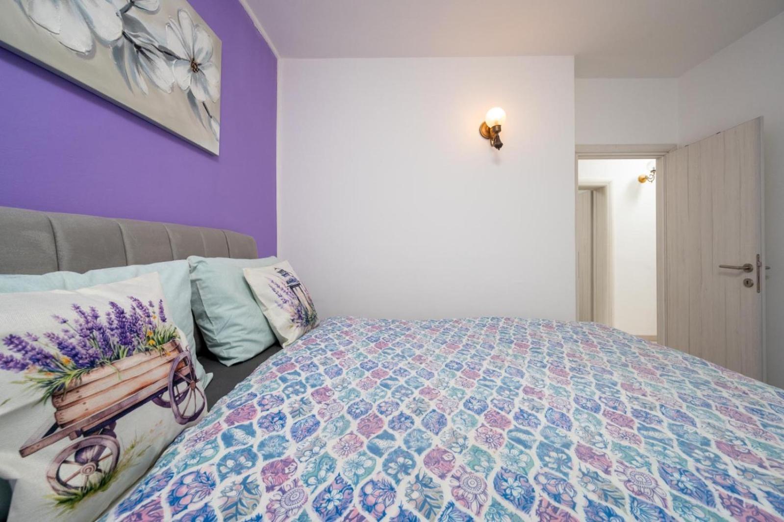 Apartments Lucija Трогир Экстерьер фото