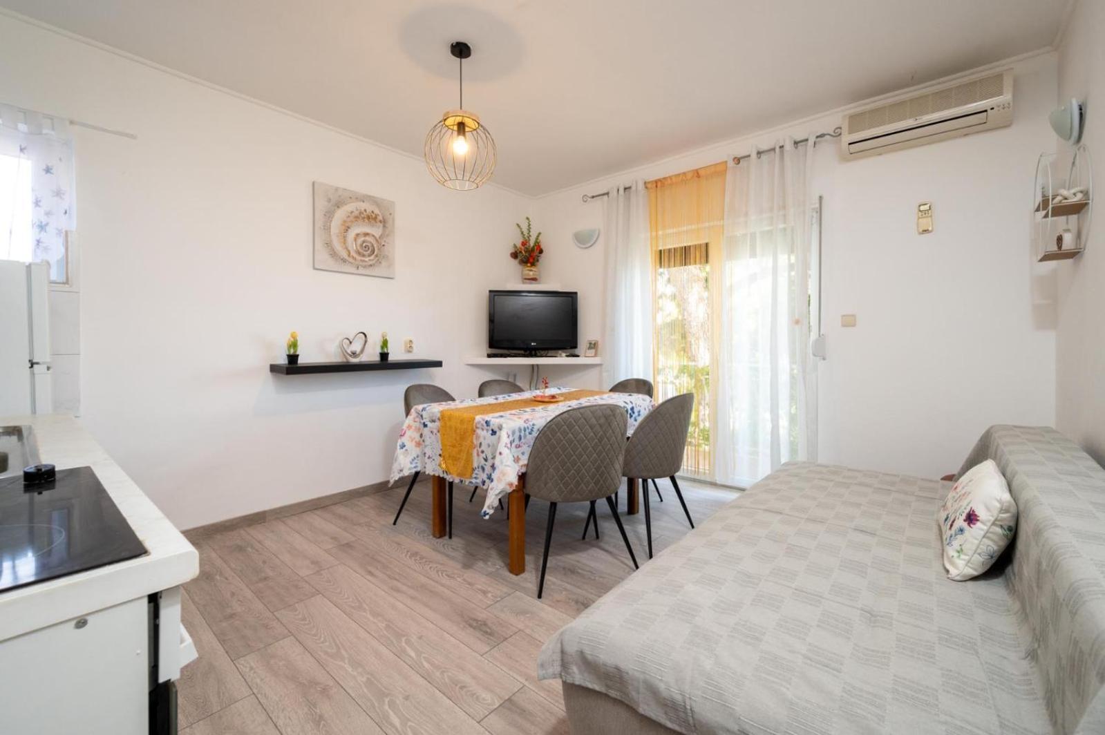 Apartments Lucija Трогир Экстерьер фото