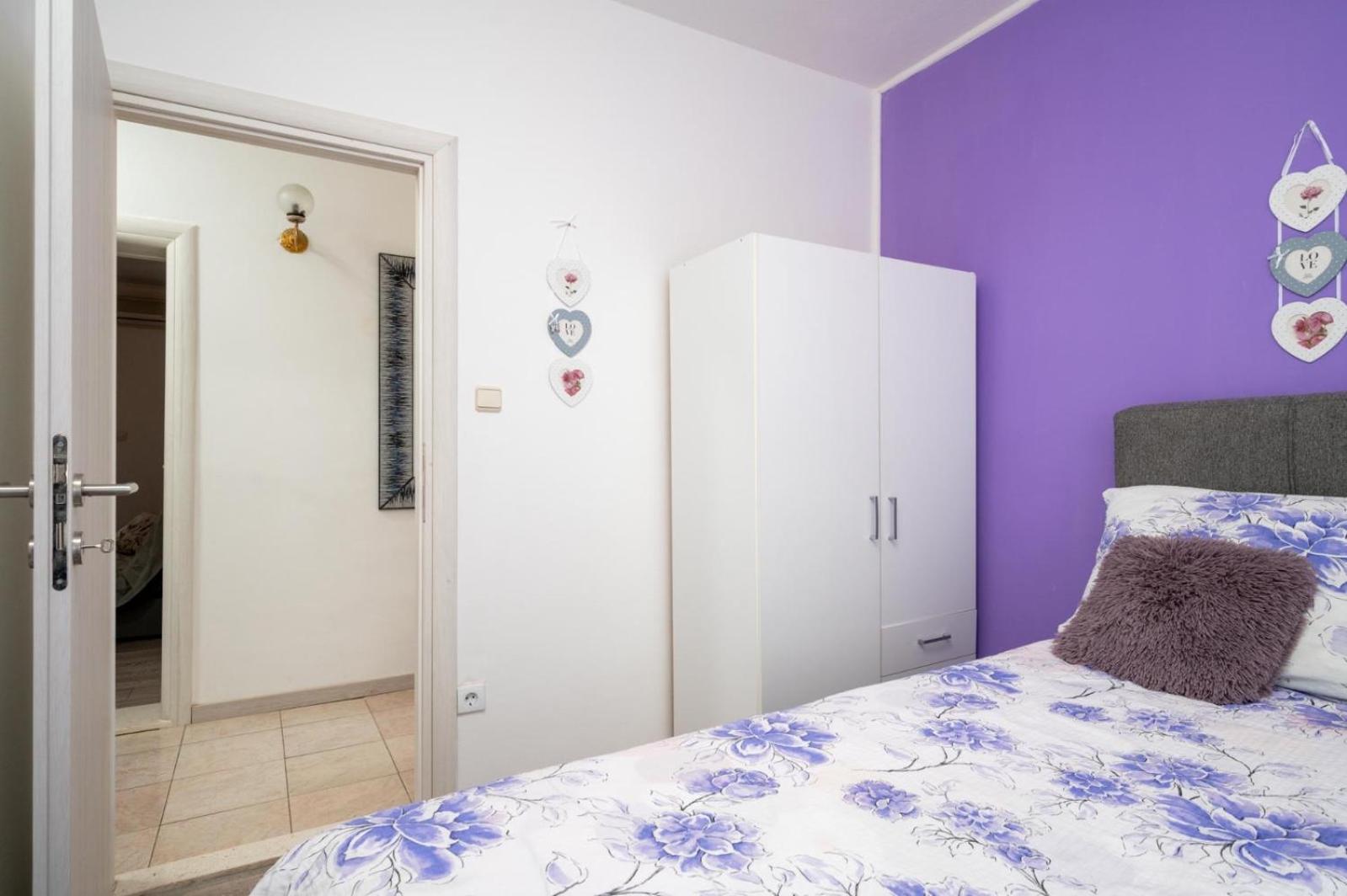 Apartments Lucija Трогир Экстерьер фото