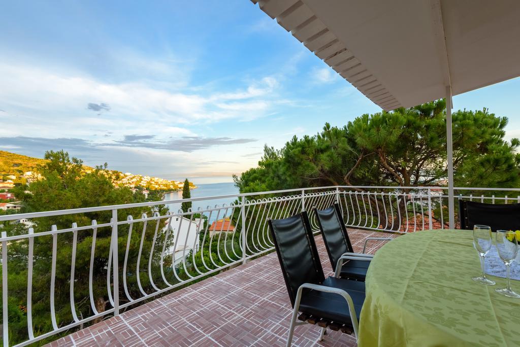 Apartments Lucija Трогир Экстерьер фото